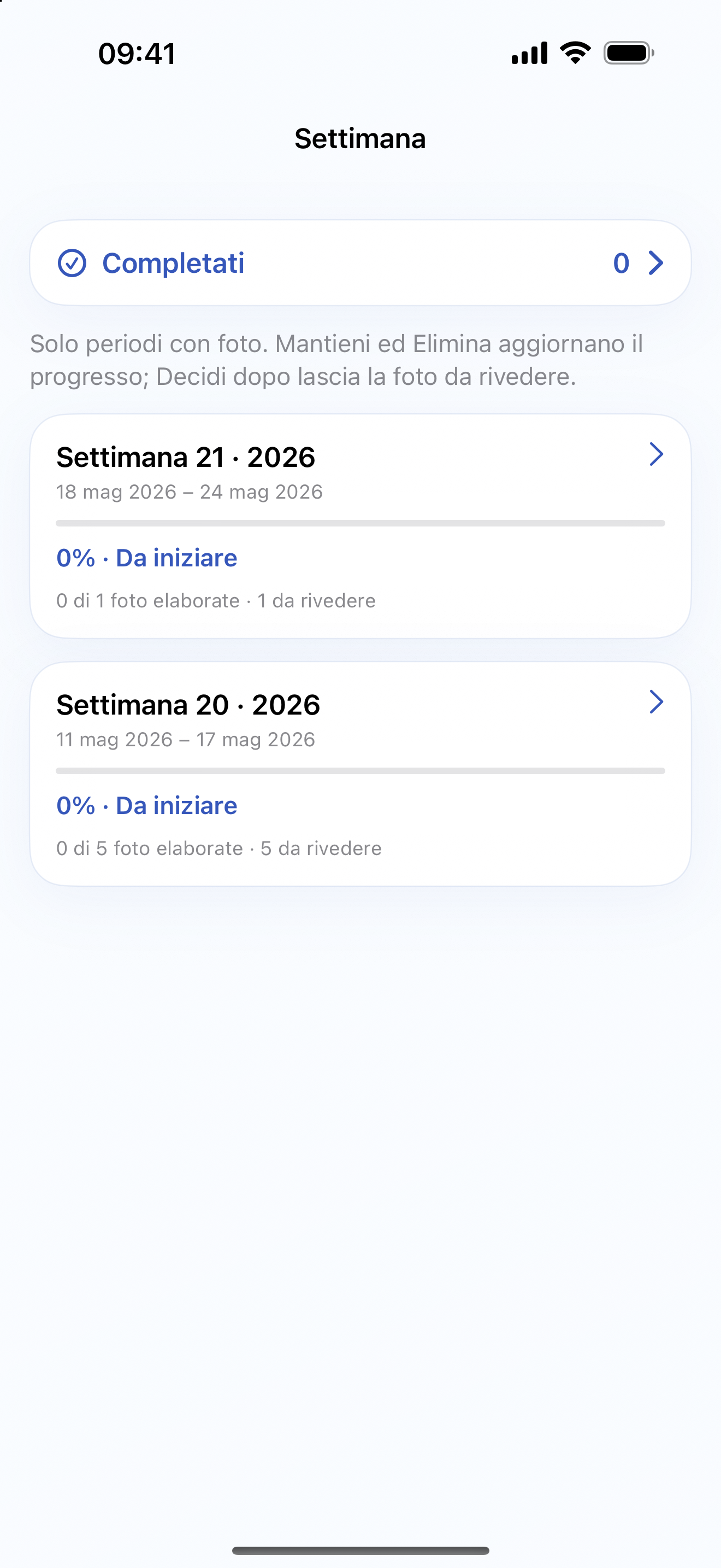 Schermata dimostrativa di Memora Flow: revisione delle foto organizzata per settimane